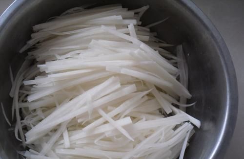 白蘿卜與腌制鹽的絕妙搭配 清腸刮油，止咳潤肺，美味秒光盤